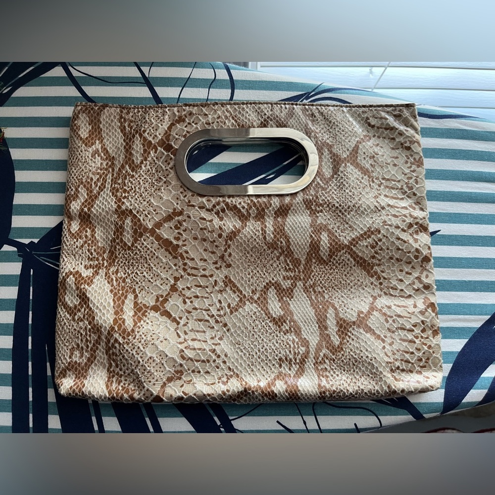 New York & Company, Reptile Print, Magnetic Close Purse w/ Inner Zippered Pocket